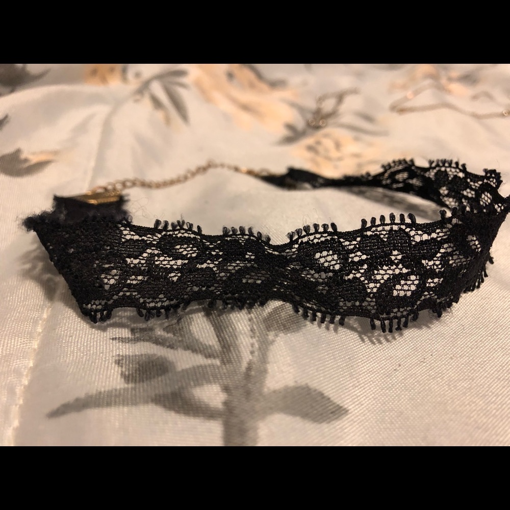 Black Lace Ribbon Choker!